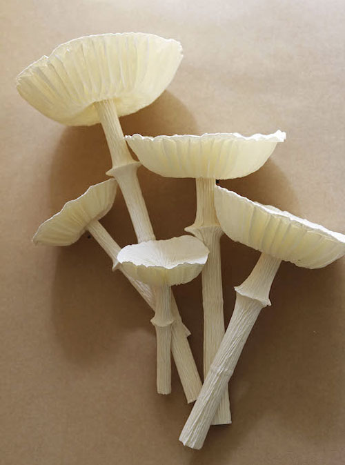 Поделки из гофрированной бумаги пошагово — грибочки 