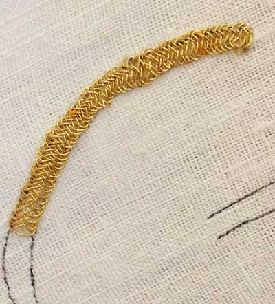 Золотое плетение завитков в елизаветинской вышивке